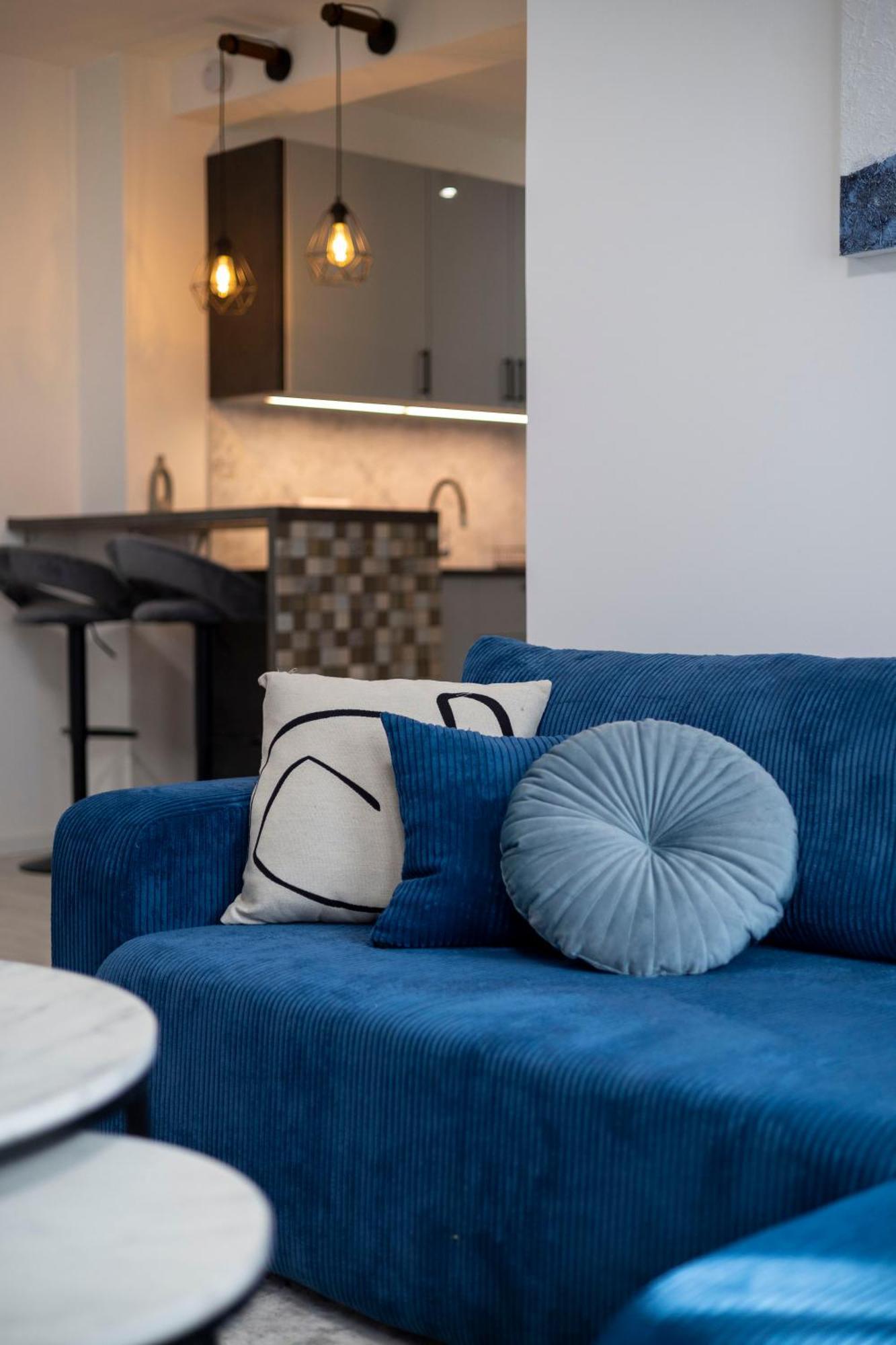 Deluxe & Minimalistic In The Heart Of *