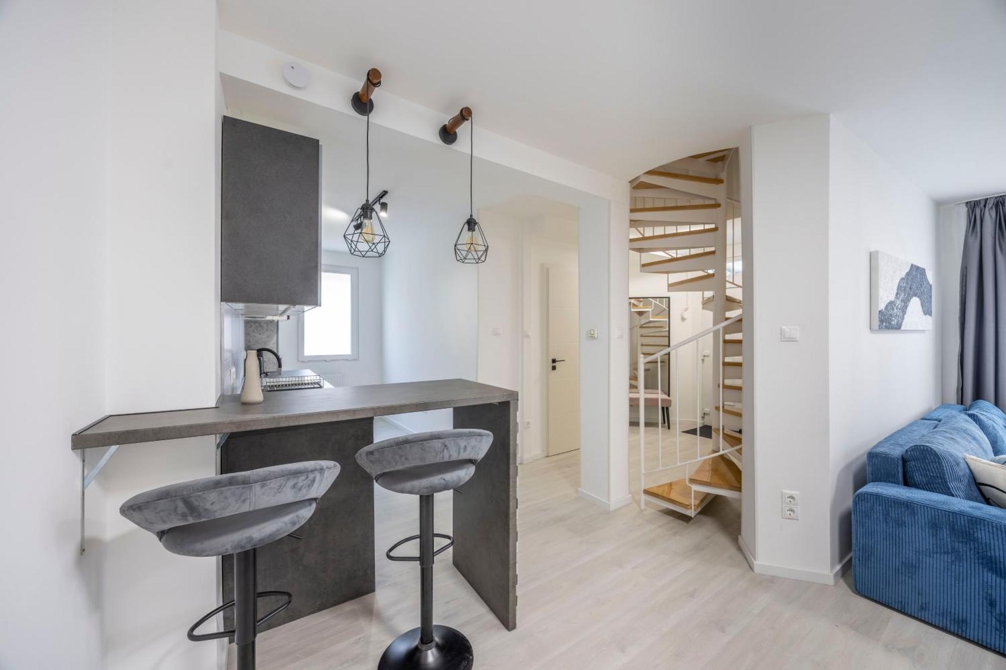 Deluxe & Minimalistic In The Heart Of